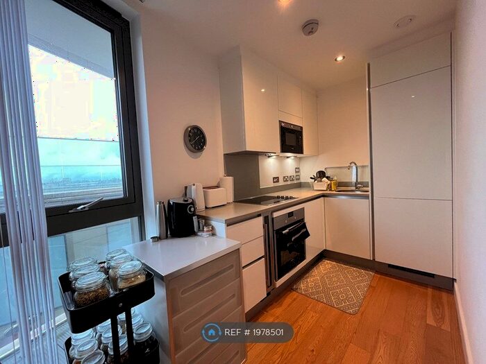 1 Bedroom Flat To Rent In Gateway House, London, N3