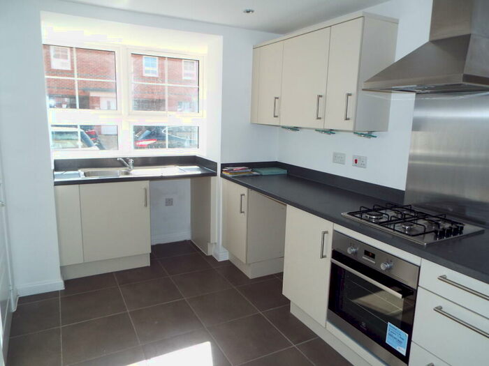 4 Bedroom Semi-Detached House To Rent In Quicksilver Street, Worthing, BN13