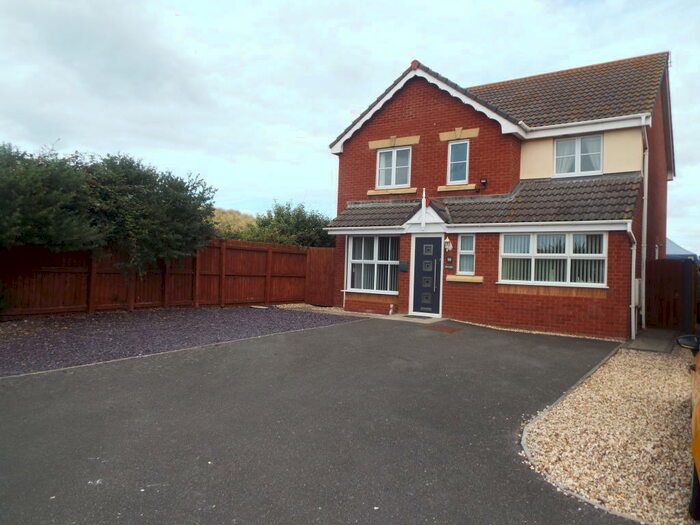 4 Bedroom House To Rent In Ffordd Idwal, Prestatyn, LL19