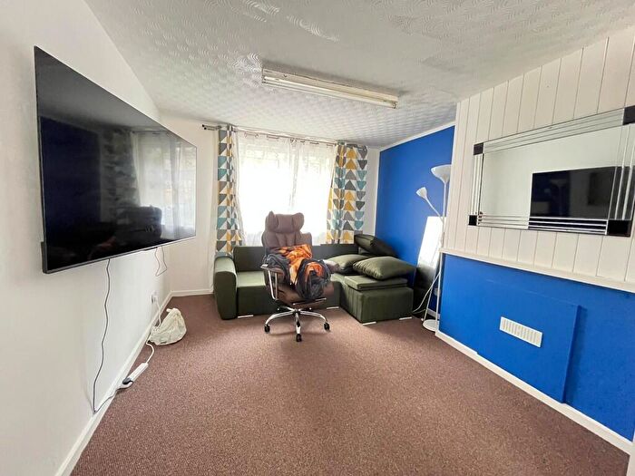 3 Bedroom Semi-Detached House To Rent In Fitzroy Street, Leicester, LE3