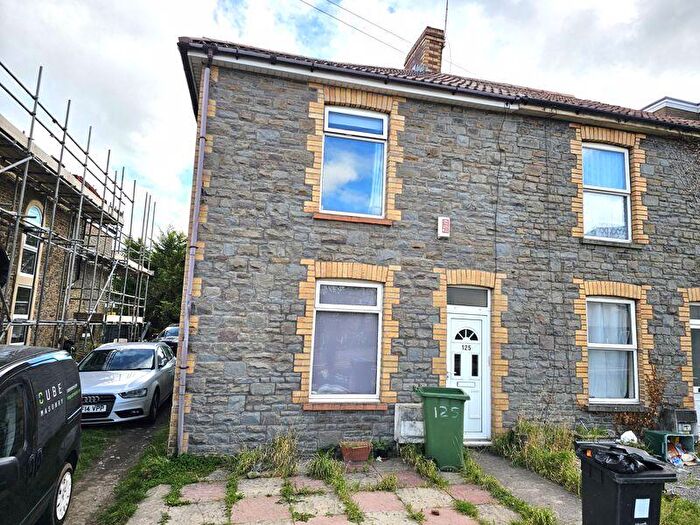 3 Bedroom Semi-Detached House To Rent In Soundwell Road, Soundwell, Bristol, BS16