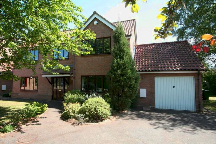 4 Bedroom Detached House To Rent In Shelford Road, Trumpington, Cambridge CB2