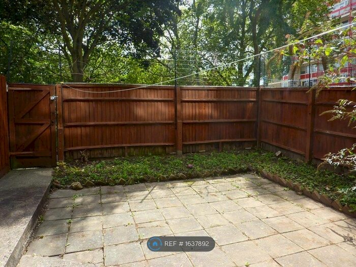 4 Bedroom Maisonette To Rent In Earlsferry Way, London, N1