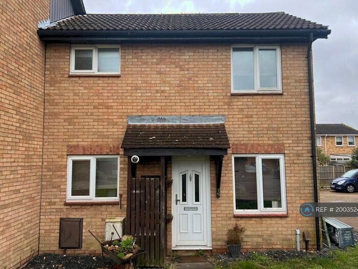 1 Bedroom Semi-Detached House To Rent In Pirbright Close, Walderslade, ME5