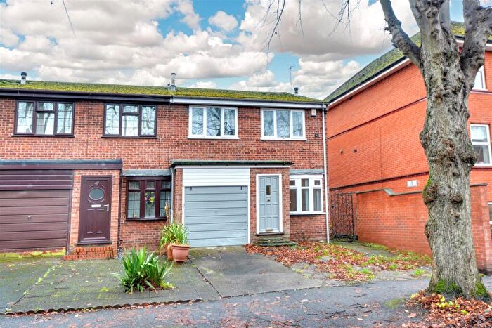 3 Bedroom End Of Terrace House For Sale In Hamilton Road, Nottingham, NG5