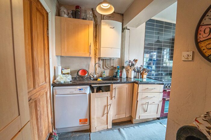 3 Bedroom Semi-Detached House For Sale In Wimborne Avenue, Southall, UB2