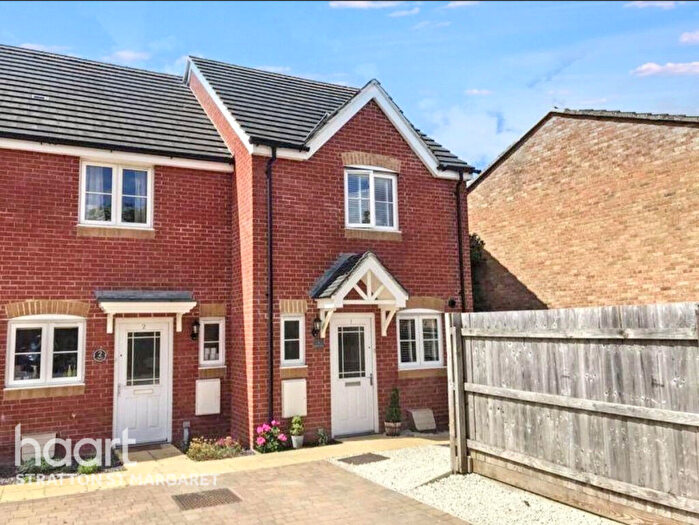 2 Bedroom End Of Terrace House For Sale In Stratone Mews, Swindon, SN2