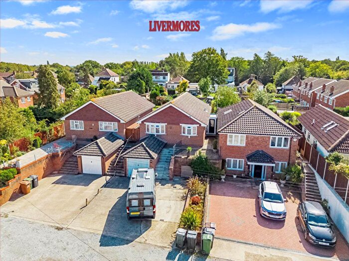 3 Bedroom Detached Bungalow For Sale In Vale Road, Dartford, DA1