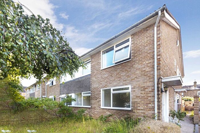 2 Bedroom Flat To Rent In Woodbine Close, Twickenham, TW2