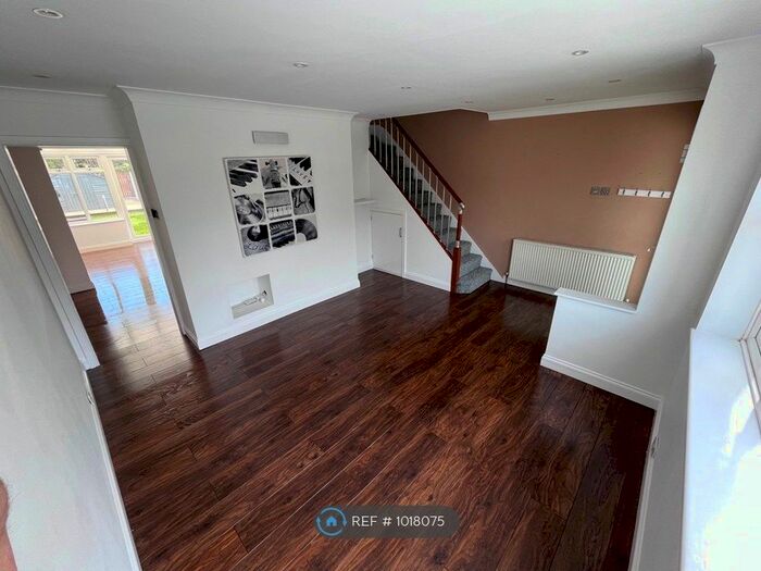 2 Bedroom End Of Terrace House To Rent In Bramble Road, Leigh-On-Sea, SS9