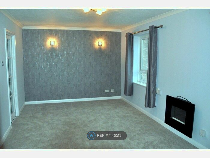 1 Bedroom Flat To Rent In Pinkerton Court, Kingston Upon Thames, KT1