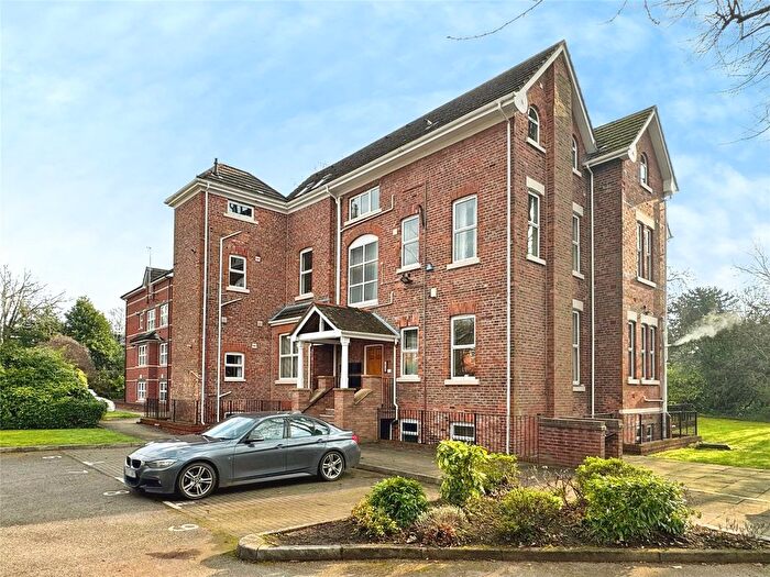 2 Bedroom Flat To Rent In Palatine Road, West Didsbury, Manchester, M20