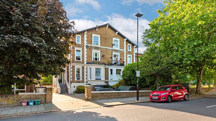 2 Bedroom Flat For Sale In The Grove, Isleworth, TW7