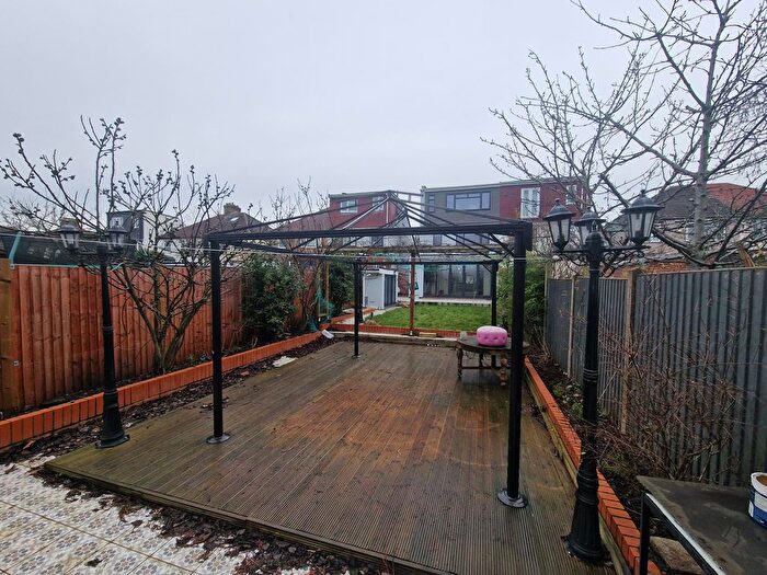 5 Bedroom Semi-Detached House For Sale In Downing Drive, Greenford, UB6