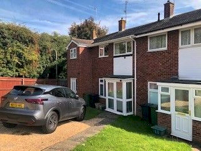 3 Bedroom Terraced House To Rent In Budds Close, Basingstoke, RG21