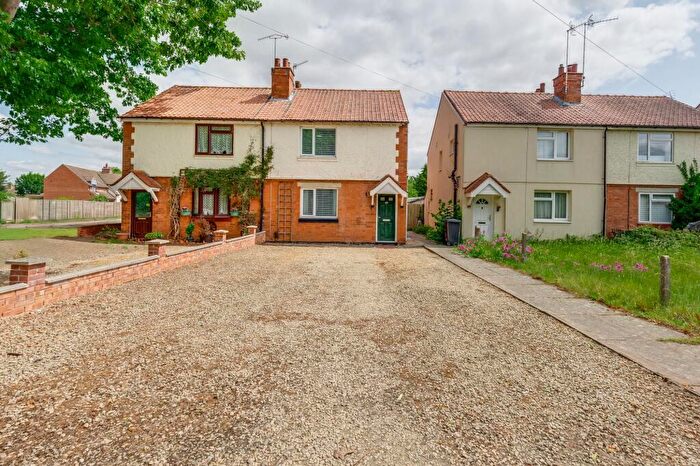 3 Bedroom House For Sale In Knights Lane, Tiddington, CV37
