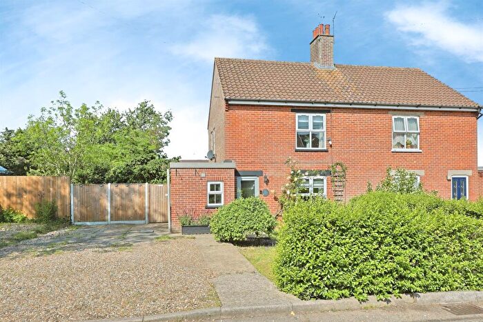 3 Bedroom Semi-Detached House For Sale In Mill Road, Watton, Thetford, IP25