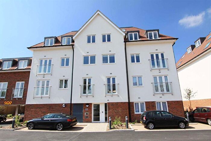 1 Bedroom Flat To Rent In Central House, Pembroke Road, Ruislip, HA4