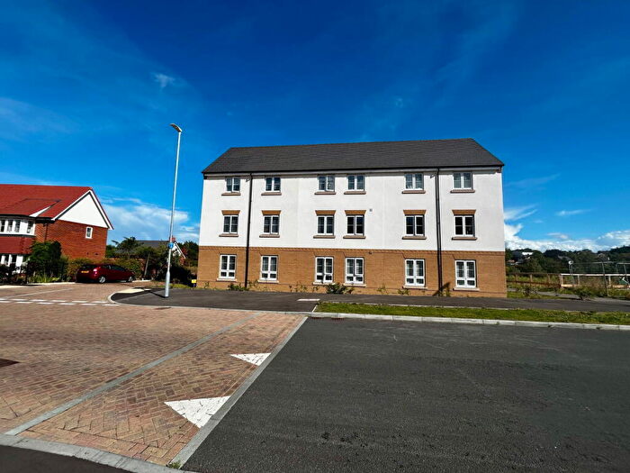 2 Bedroom Apartment For Sale In Cornfield Drive, Northfleet, DA11