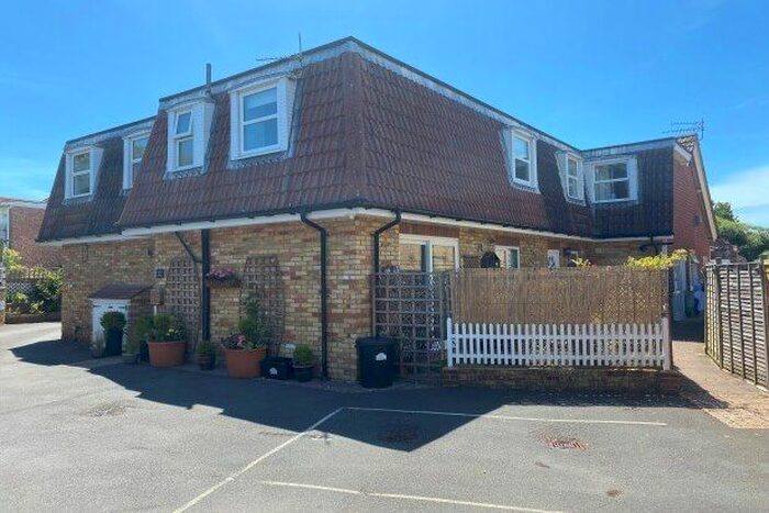 2 Bedroom Mews House To Rent In High Street, Lymington, SO41