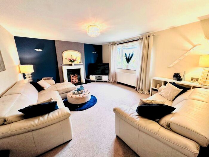 5 Bedroom Detached House For Sale In Benn Lane, Longwood, Huddersfield, HD3