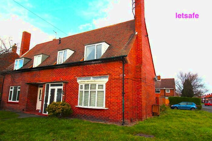3 Bedroom Semi-Detached House To Rent In Appletree Gardens, Whitley Bay., NE25