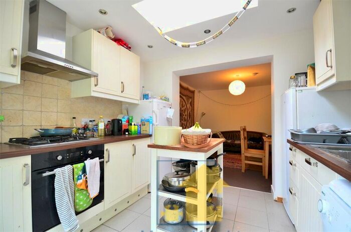 5 Bedroom Semi-Detached House To Rent In Lodge Hill Road, Selly Oak, Birmingham, B29