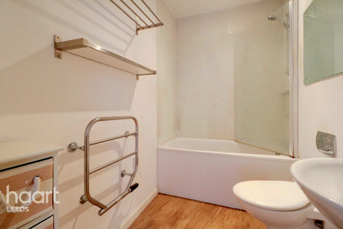 1 Bedroom Apartment For Sale In The Headrow, Leeds., LS1