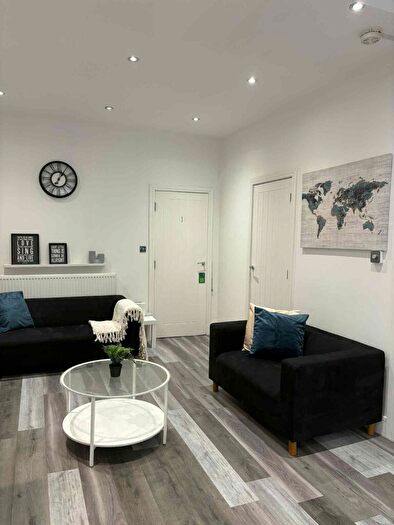 5 Bedroom House To Rent In Lancing Road, Sheffield, S2