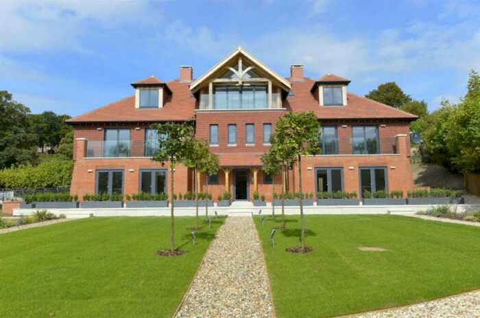 2 Bedroom Apartment To Rent In Northdown Lane, Guildford, GU1