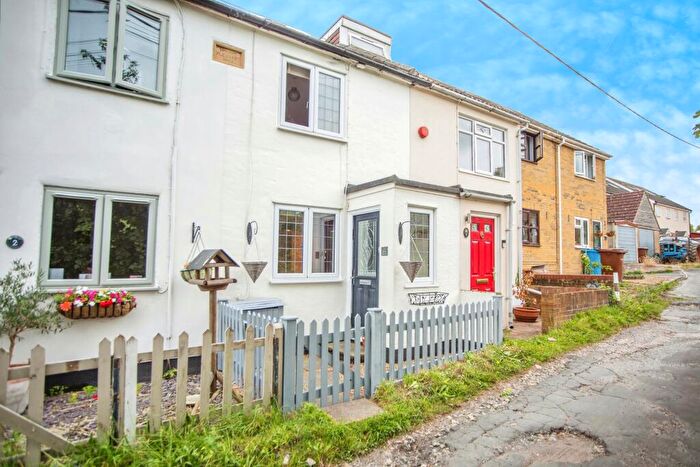 2 Bedroom Terraced House For Sale In Bradley Road, Rochester, ME2