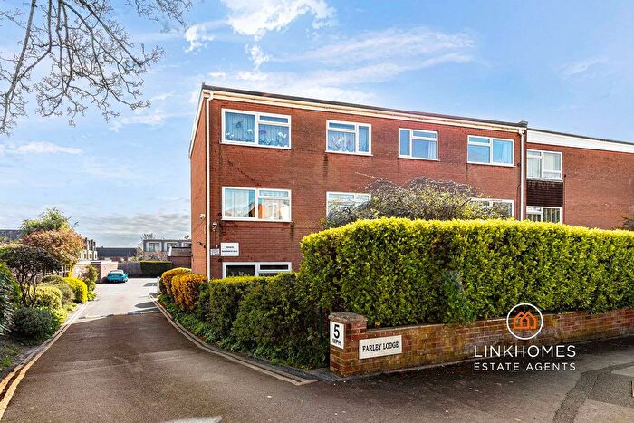 2 Bedroom Flat For Sale In Bournemouth Road, Poole, BH14