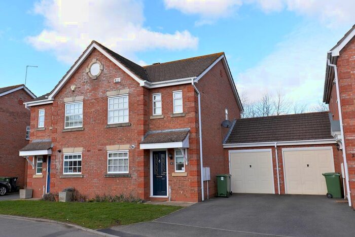 3 Bedroom Semi-Detached House To Rent In Leigh Croft, Wootton, OX13