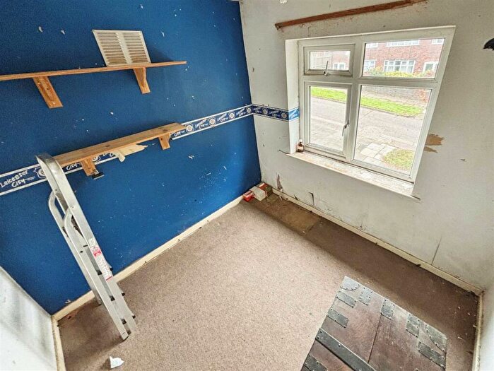 3 Bedroom Semi-Detached House For Sale In Westfield Road, Leicester, LE3