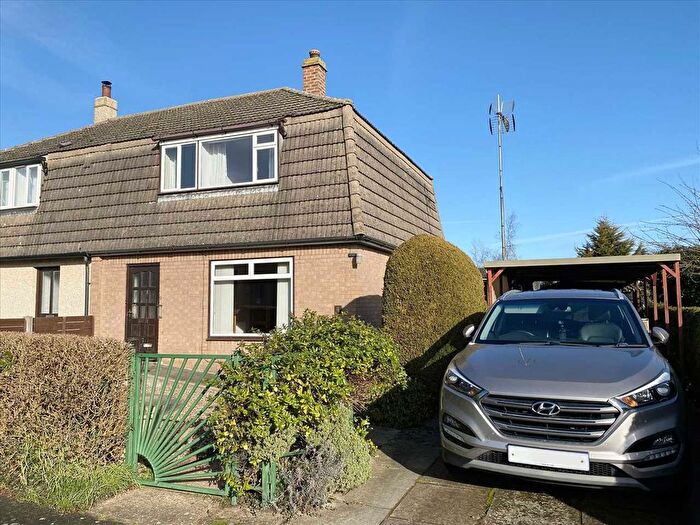 3 Bedroom Semi-Detached House For Sale In Myers Close, Wilsford, Grantham, NG32