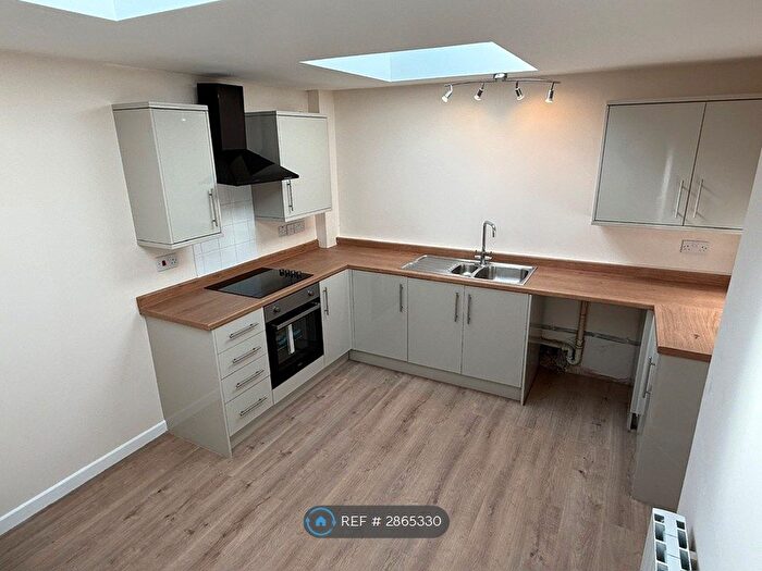 3 Bedroom Flat To Rent In Service Station, Wimborne, BH21