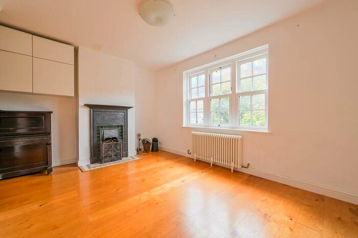 2 Bedroom House To Rent In Manchester Grove, Isle Of Dogs, London, E14