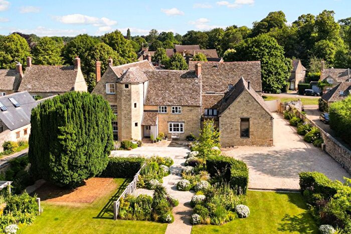 6 Bedroom Detached House For Sale In South Green, Kirtlington, Kidlington, Oxfordshire, OX5