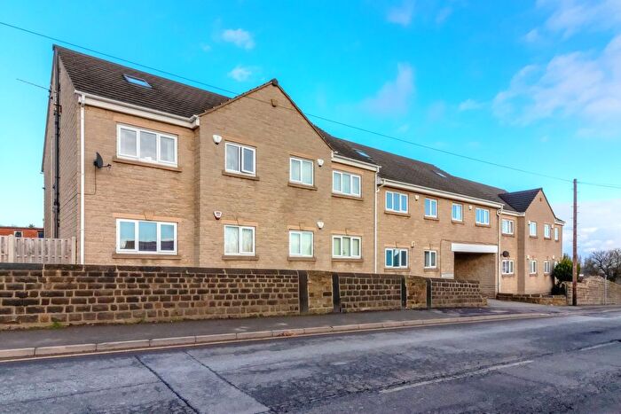 2 Bedroom Flat To Rent In Towngate, Mapplewell, Barnsley, S75