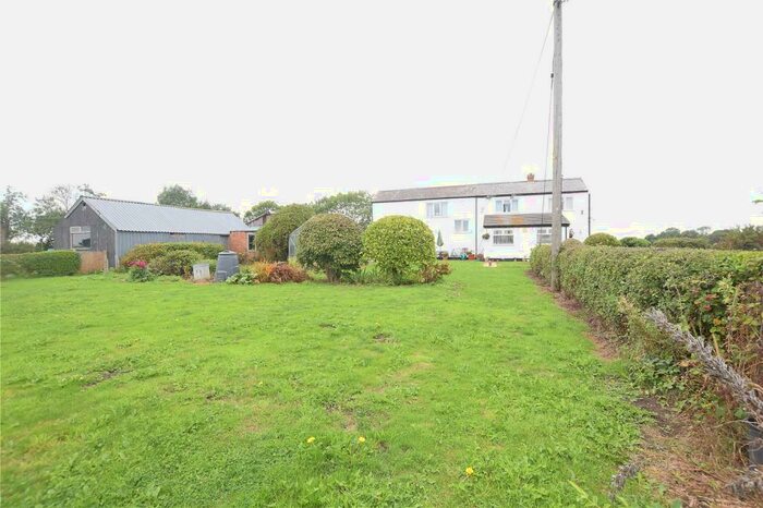 4 Bedroom Detached House For Sale In Snitterby Carr, Snitterby Carr, DN21