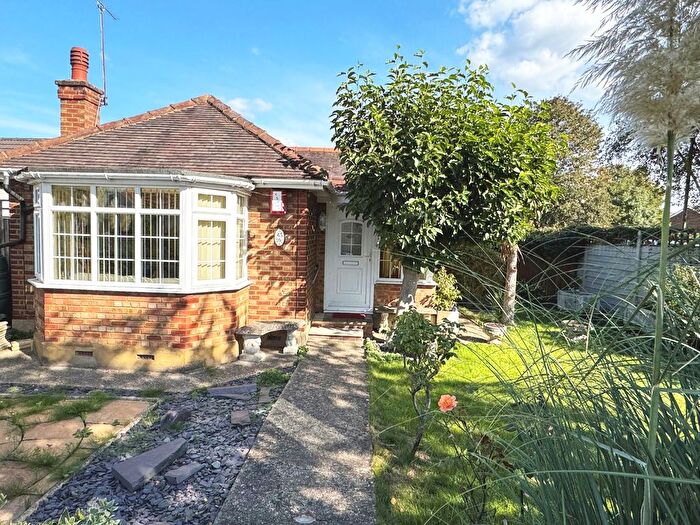 3 Bedroom Detached House For Sale In Avondale Avenue, Staines-Upon-Thames, Surrey, TW18