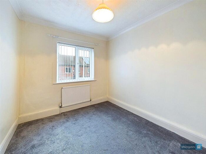 2 Bedroom Terraced House For Sale In Grove Avenue, Doncaster, South Yorkshire, DN5
