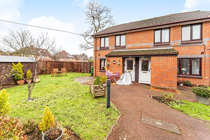 1 Bedroom Maisonette For Sale In Berryscroft Road, Staines-Upon-Thames, Surrey, TW18