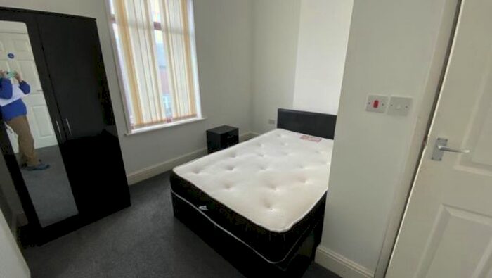 1 Bedroom Property To Rent In Room, Wrightington Street, Wigan, WN1
