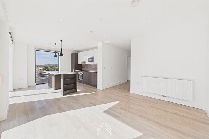 2 Bedroom Flat To Rent In Acer Point, Watford, WD18