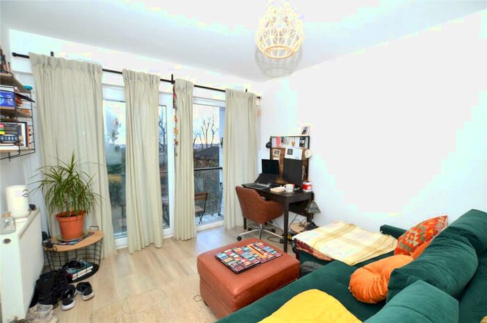 Apartment To Rent In South Norwood Hill, London, SE25