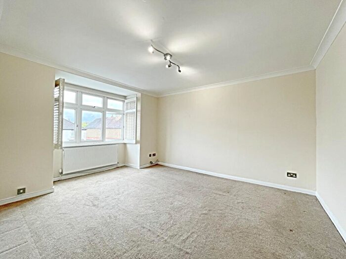 2 Bedroom Flat To Rent In Alwyn Road, Maidenhead, SL6