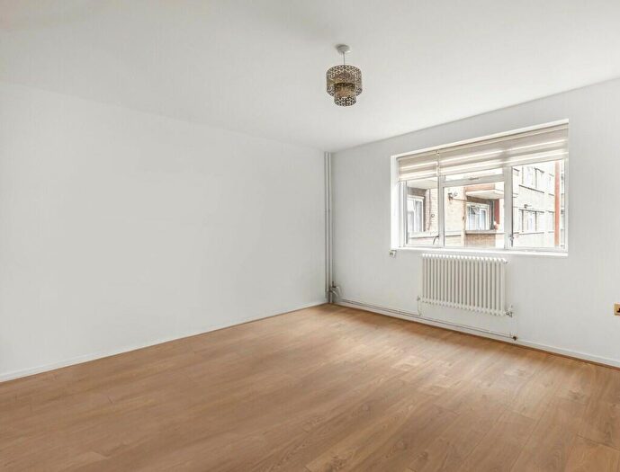 2 Bedroom Flat To Rent In Sidney Street, London, E1