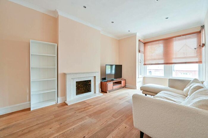 2 Bedroom Flat To Rent In Woolstone Road, Forest Hill, London, SE23