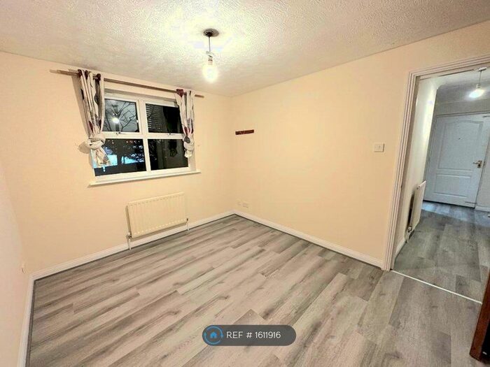 2 Bedroom Flat To Rent In Scarbrook Road, Croydon, CR0